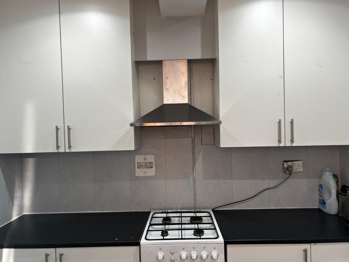 Good Priced Double In Sherperds Bush Maison d'hôtes